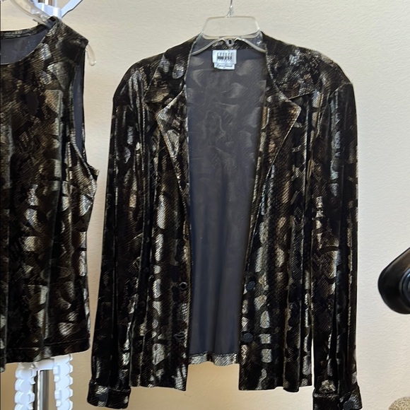 Elegant Velvet Black and Gold Women's Jacket and Tank Top set.  NWT - Picture 5 of 5